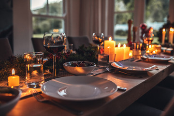 Decorated dining tablet on christmas eve.