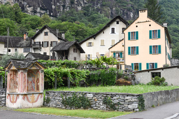 Fototapeta na wymiar The village of Cevio on Maggia valley