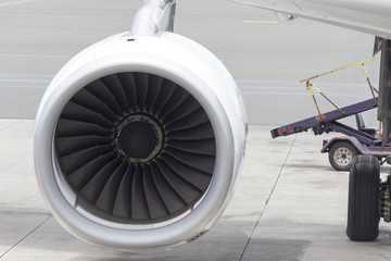 飛行機のジェットエンジン