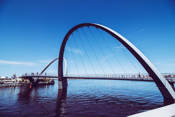 Fototapeta na wymiar Elizabeth Quay Bridge