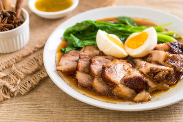 Stewed pork leg