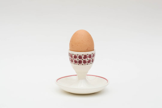 Porcelain egg holder