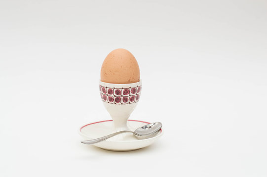 Porcelain egg holder