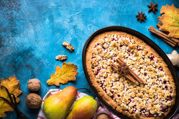 Autumn pie crumble with fruit ginger and spices.