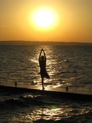 Yoga im Sonnenuntergang