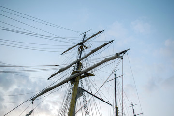Fototapeta premium Boat Mast in the sky