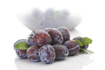 Plums (Prunus domestica) with small leaves
