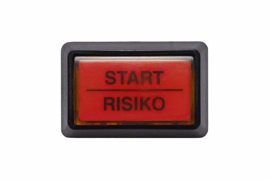 Button labelled with Start and Risiko, German for Risk