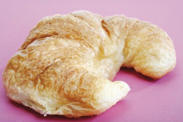 Puffed pastry croissant