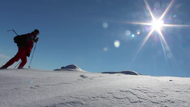 Escursionismo con le ciaspole in alta montagna