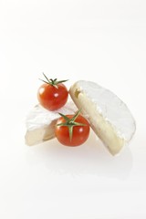 Camembert cheese with tomatoes