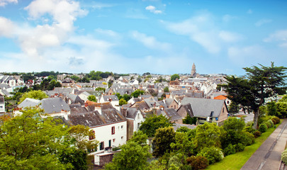 Fototapeta na wymiar Le Croisic. Vue sur les toits. Loire Atlantique. Pays de Loire
