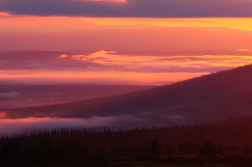 Obraz premium Sonnenaufgang über der schwedischen Wildnis, Flatruet, Schweden