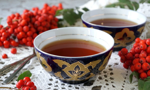 Black tea and rowanberry