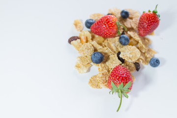 whole grain cereal flakes which mixed berry fruit and raisins