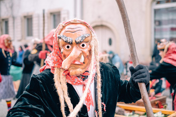 fastnacht umzug frau gestalt 6