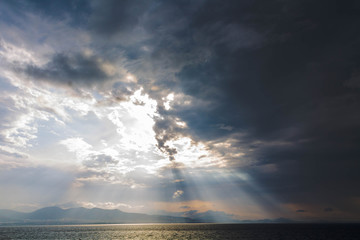 Luz tras la oscuridad