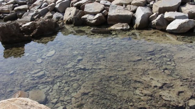 Scogliera del porto di Acciaroli 