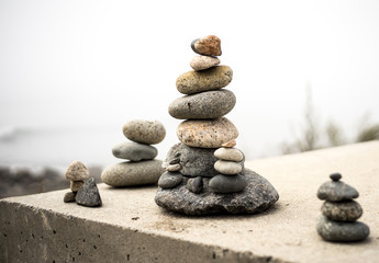 Obraz na płótnie Canvas zen stone balance rock arrangement angle 1
