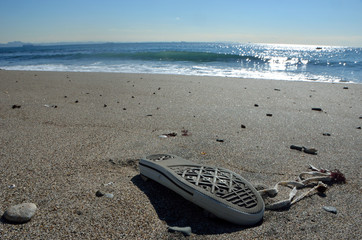 Obraz premium 漂着したスニーカー