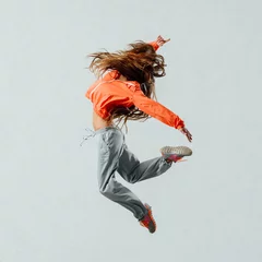 Poster Im Rahmen Tänzer im modernen Stil springen © stokkete