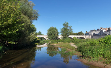 Fototapeta na wymiar Rive de la Loire à Orléans