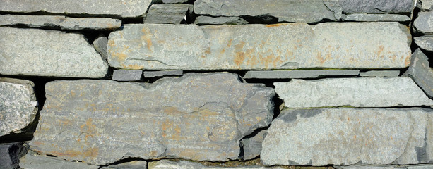 Flat stone wall