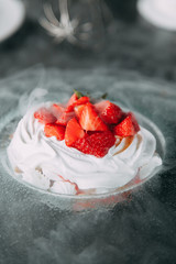 the preparation of the dessert Pavlova with strawberries and in the supply of liquid nitrogen