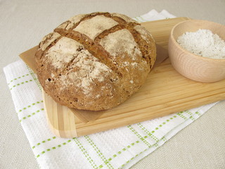 Roggenbrot und Roggenmehl