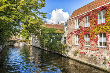 Fototapeta na wymiar Autumn in Beautiful European Canal City