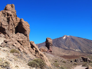 Fototapeta premium mountains and large rock formations in the volcanic landscape of teide national park tenerife