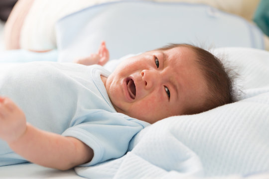 Baby Is Crying Be Colic Symptoms