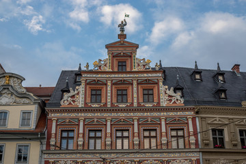 Fototapeta na wymiar Historische Gebäude am Fischmarkt in Erfurt