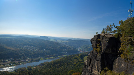 sächsische schweiz deutschland dresden bad schandau wandern panorama landschaft berge