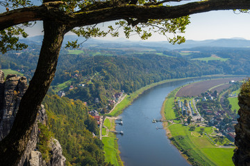 sächsische schweiz deutschland dresden bad schandau wandern panorama landschaft berge