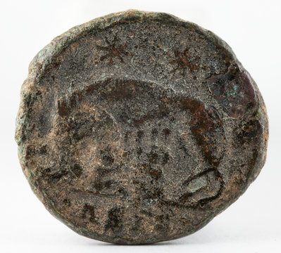 Ancient Roman copper coin. Urbs Roma. Reverse
