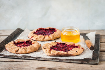 Wholemeal Plum Galettes with Honey