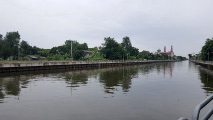 Fototapeta premium Thai Canal is very close to the nature