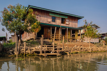 Fototapeta na wymiar Myanmar Inle Lake floating village