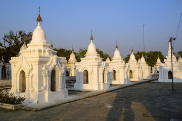 Myanmar Mandalay Kuthodaw Pagoda