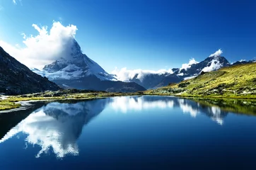 Vlies Fototapete Landschaften Reflexion des Matterhorns im See, Zermatt, Schweiz
