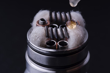preparation of the atomizer for the electronic cigarette