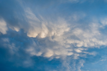 Fototapeta premium A scene of fresh sky with white clouds.
