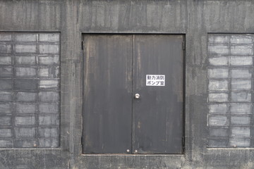 工場の扉