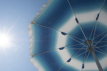 parasol aan het strand