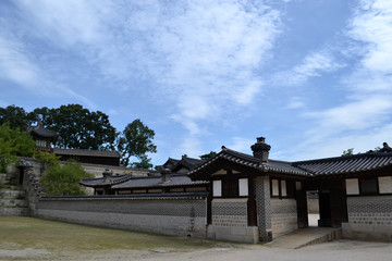 Closer to the wooden temple around Seoul Eastern Palace (Changdeokgung), a UNESCO world heritage. Pic was taken in August 2017