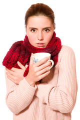 Attraktive junge Frau mit Kaffeetasse 
