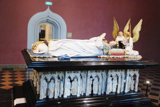 Dijon : &eacute;glise de Notre-Dame et Crypte des Ducs de Bourgogne