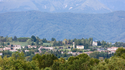 Fototapeta na wymiar Autumn panoramas. The hills towards Cassacco and the mountain crown