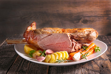 baked lamb leg